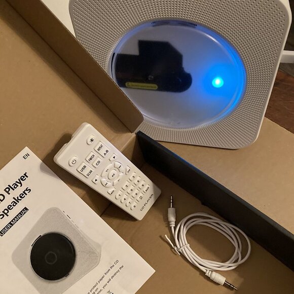 Portable CD Player - Picture 2 of 3